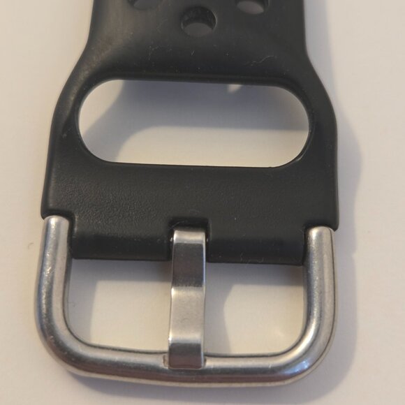 Black Silicone Universal Watch Band, 20mm - Picture 7 of 9